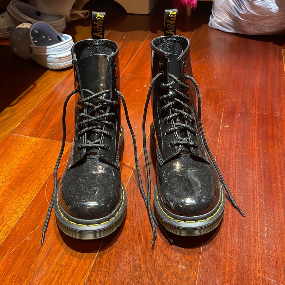 Shiny non platform doc martens boots black